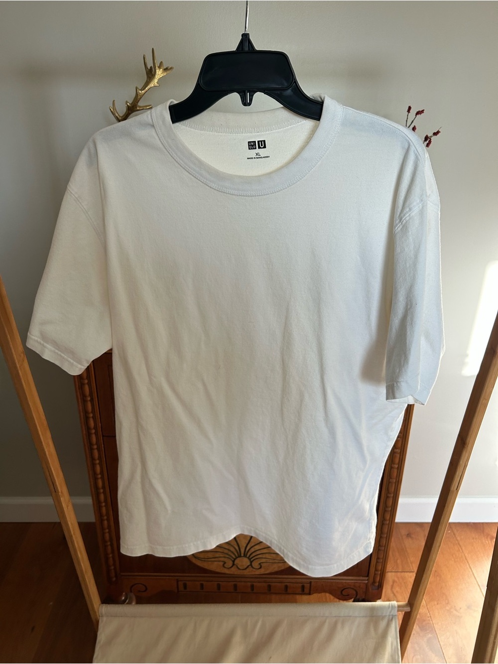 Uniqlo Cream Crewneck U Tee - XL